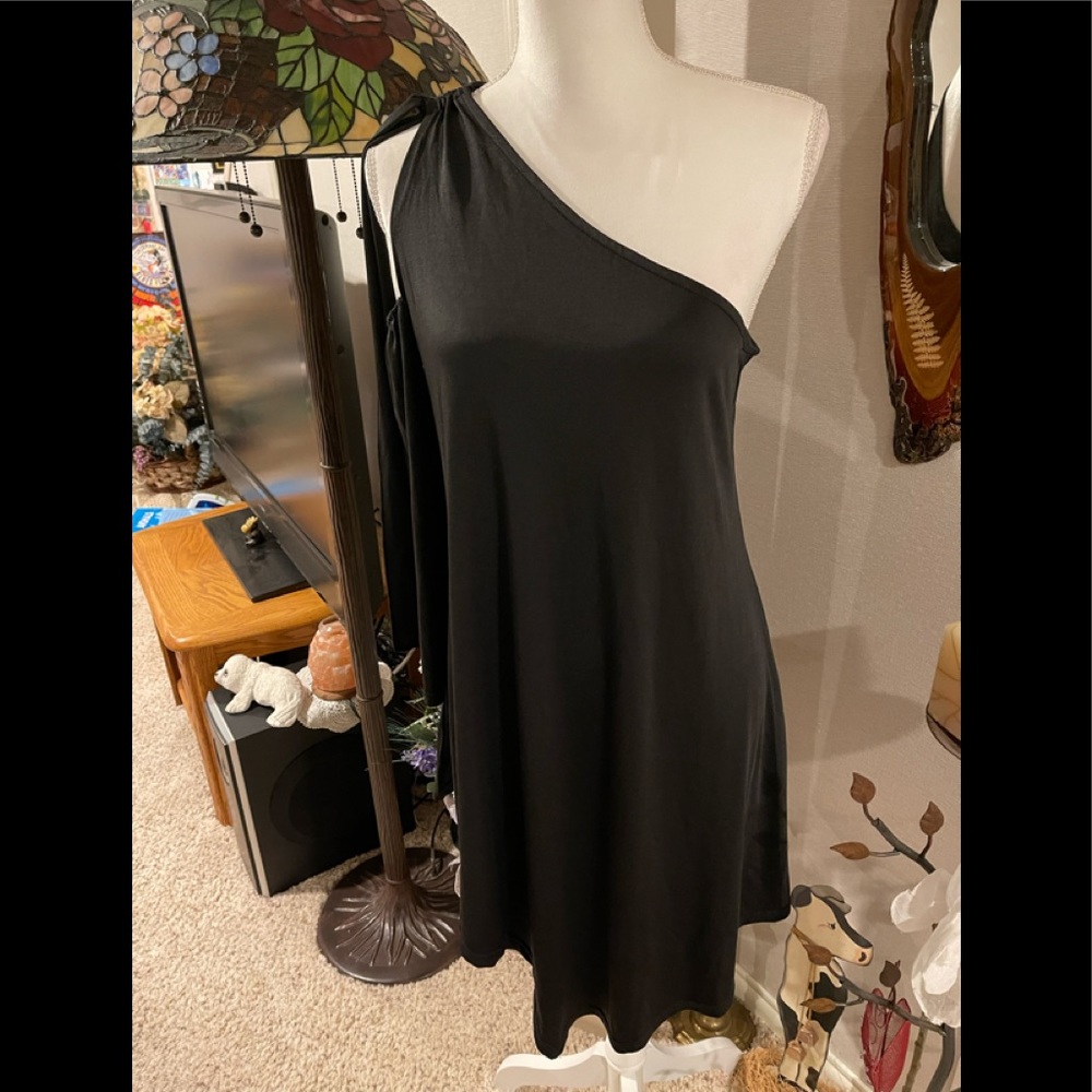 🆕🆕💕Sexy Black Tunic Top - Picture 1 of 5